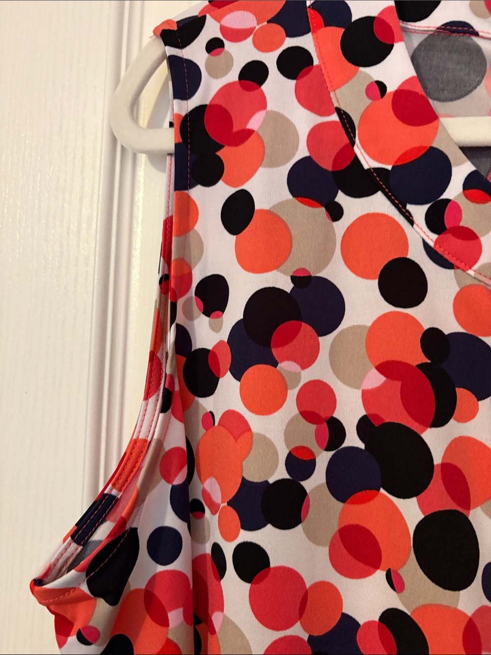 Jones Studio Coral, Black & Cream Polka Dot Sleeveless Camisole - Picture 4 of 12